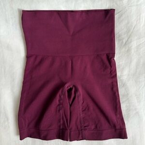 SKIMS Women's High-Waisted Burgundy Shorts